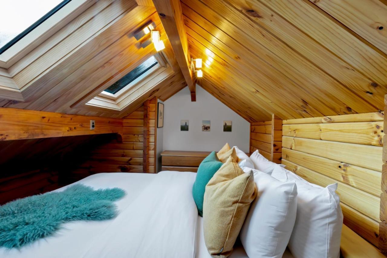 Kereru Cottage, Cosy Log Cabin, Serene Lake & Mountain Views Queenstown Eksteriør billede